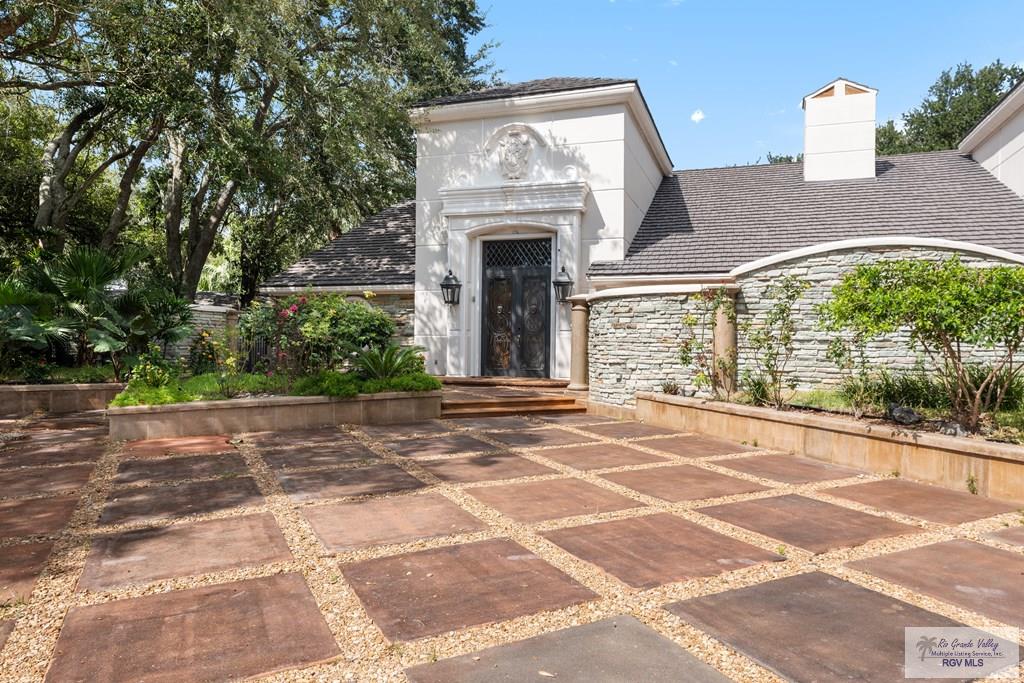 Brownsville, Texas, 78520, United States, 5 Bedrooms Bedrooms, ,8 BathroomsBathrooms,Residential,Active,1933898