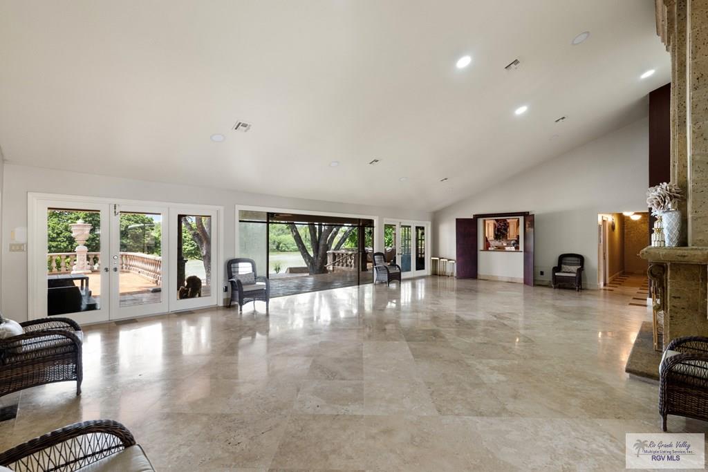 Brownsville, Texas, 78520, United States, 5 Bedrooms Bedrooms, ,8 BathroomsBathrooms,Residential,Active,1933898