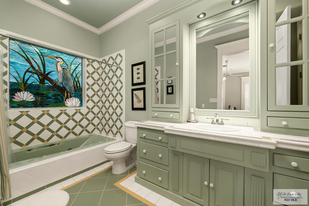 Harlingen, Texas, 78550, United States, 5 Bedrooms Bedrooms, ,6 BathroomsBathrooms,Residential,Active,1778708
