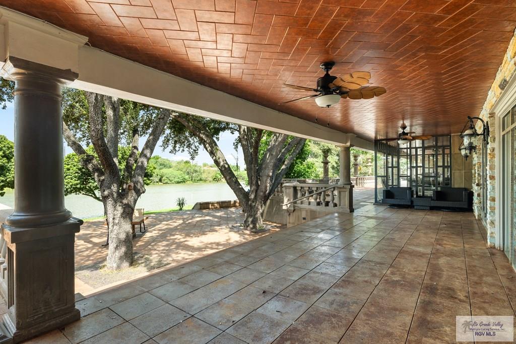 Brownsville, Texas, 78520, United States, 5 Bedrooms Bedrooms, ,8 BathroomsBathrooms,Residential,Active,1933898