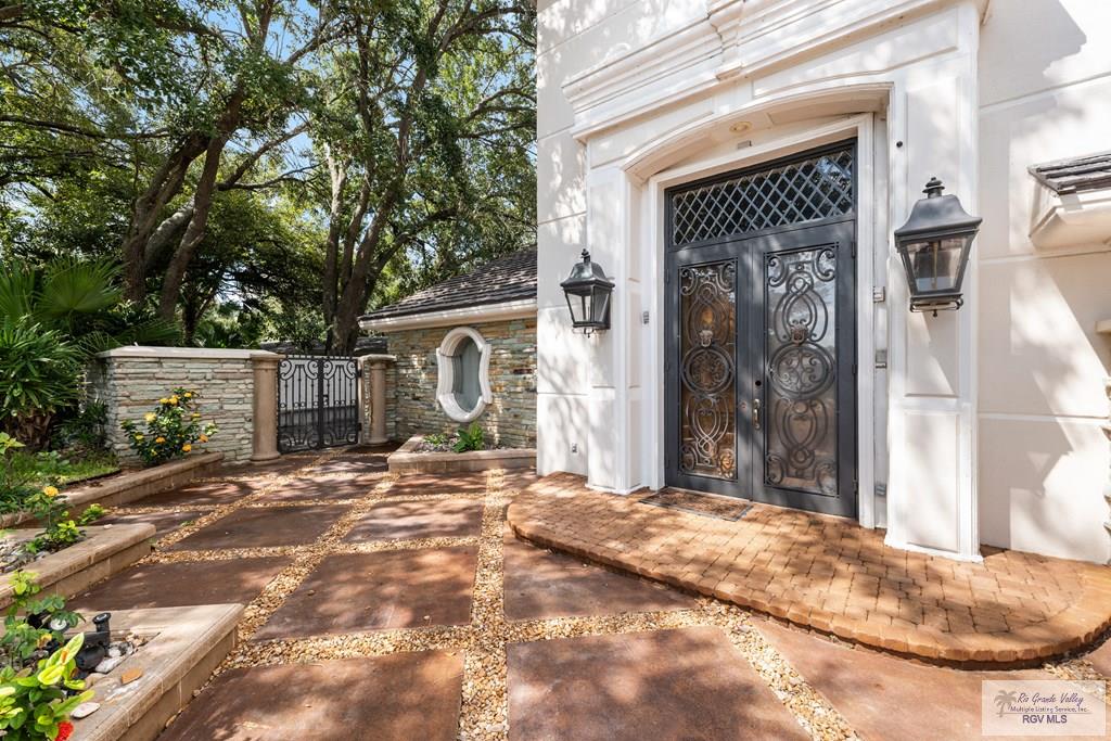 Brownsville, Texas, 78520, United States, 5 Bedrooms Bedrooms, ,8 BathroomsBathrooms,Residential,Active,2007113