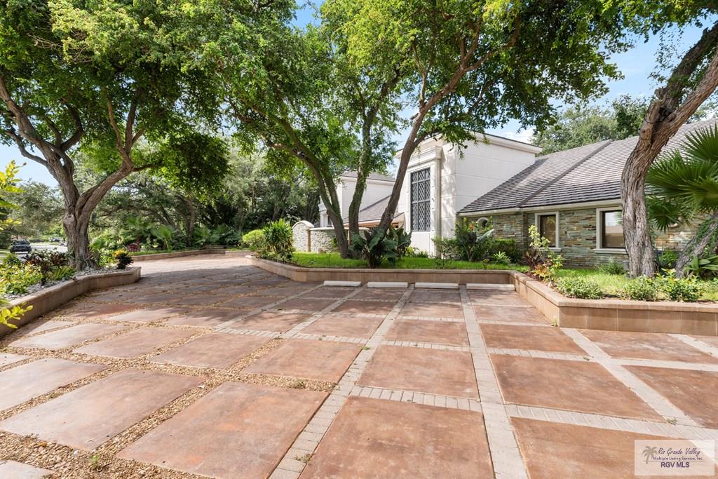 Brownsville, Texas, 78520, United States, 5 Bedrooms Bedrooms, ,8 BathroomsBathrooms,Residential,Active,2007113