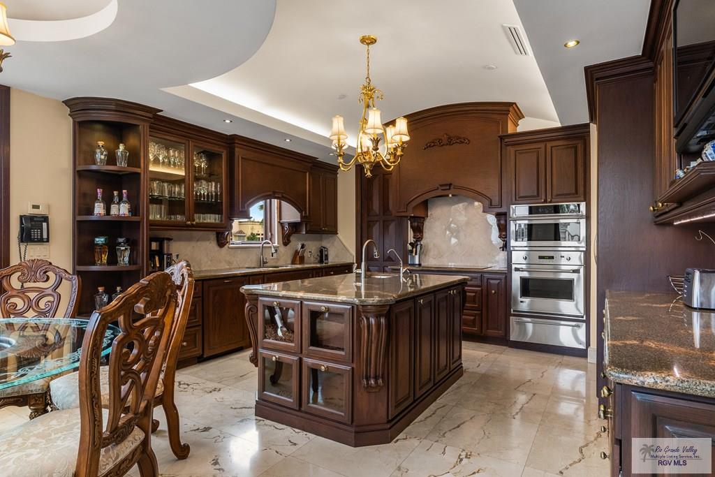 Brownsville, Texas, 78526, United States, 5 Bedrooms Bedrooms, ,6 BathroomsBathrooms,Residential,Active,2007121