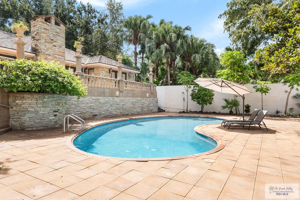 Brownsville, Texas, 78520, United States, 5 Bedrooms Bedrooms, ,8 BathroomsBathrooms,Residential,Active,1933898