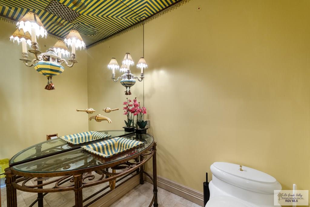 Brownsville, Texas, 78520, United States, 5 Bedrooms Bedrooms, ,8 BathroomsBathrooms,Residential,Active,2007113