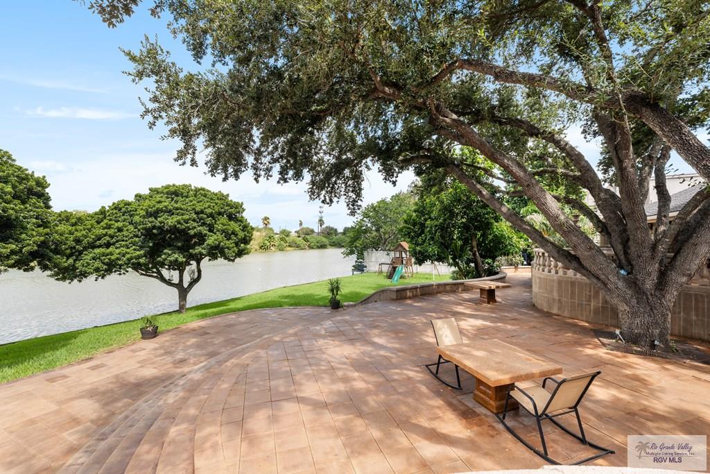 Brownsville, Texas, 78520, United States, 5 Bedrooms Bedrooms, ,8 BathroomsBathrooms,Residential,Active,1933898