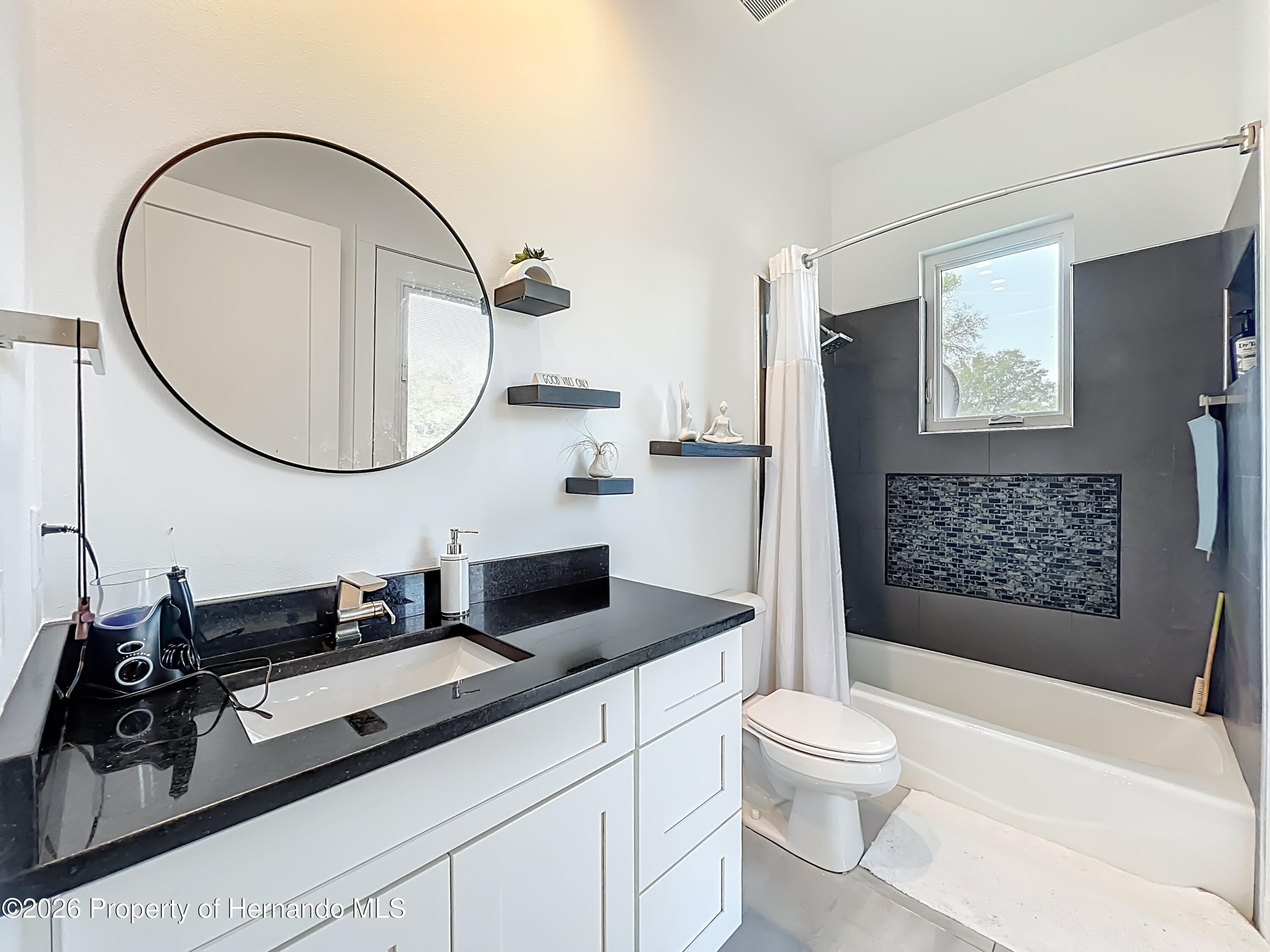 Dunnellon, Florida, 34432, United States, 5 Bedrooms Bedrooms, ,4 BathroomsBathrooms,Residential,Active,2012478