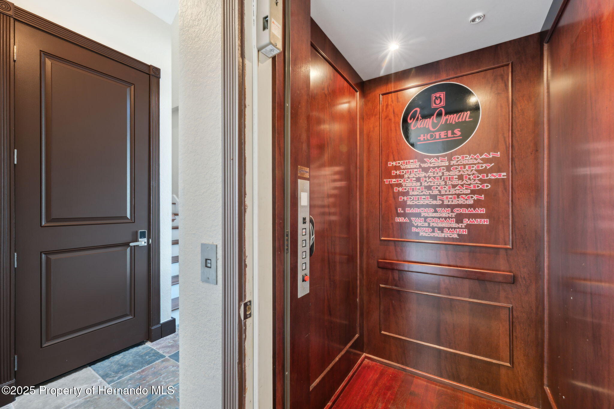 Weeki Wachee, Florida, 34607, United States, ,2 BathroomsBathrooms,Residential,Active,1770084