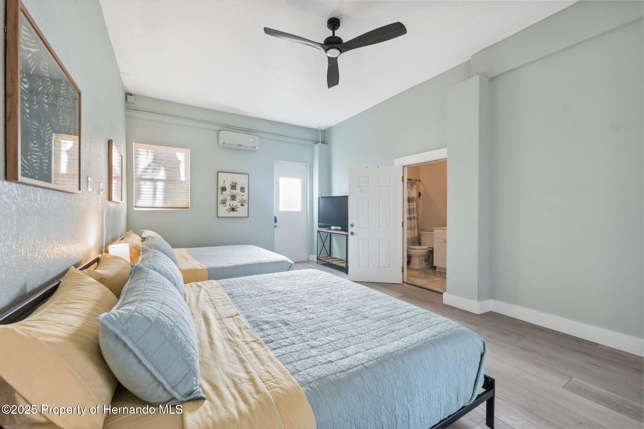 Weeki Wachee, Florida, 34607, United States, ,2 BathroomsBathrooms,Residential,Active,1770084