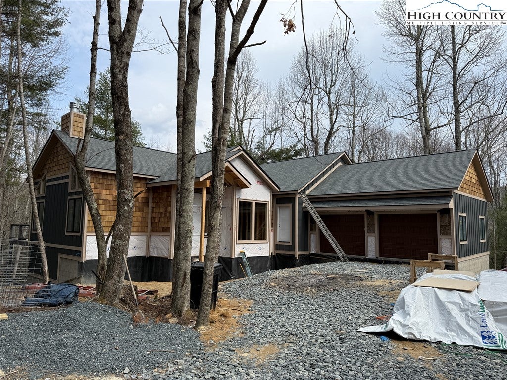 Boone, North Carolina, 28607, United States, 4 Bedrooms Bedrooms, ,5 BathroomsBathrooms,Residential,Active,1985858