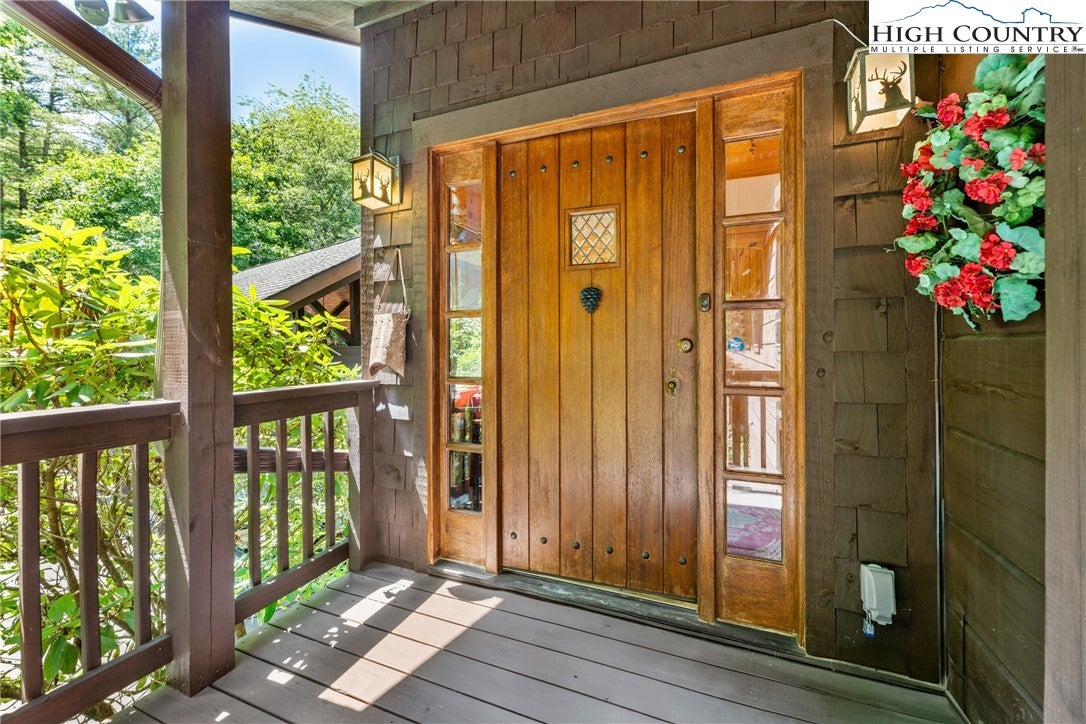 Sugar Grove, North Carolina, 28679, United States, 4 Bedrooms Bedrooms, ,4 BathroomsBathrooms,Residential,Active,1884887