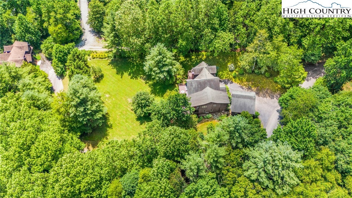 Sugar Grove, North Carolina, 28679, United States, 4 Bedrooms Bedrooms, ,4 BathroomsBathrooms,Residential,Active,1884887