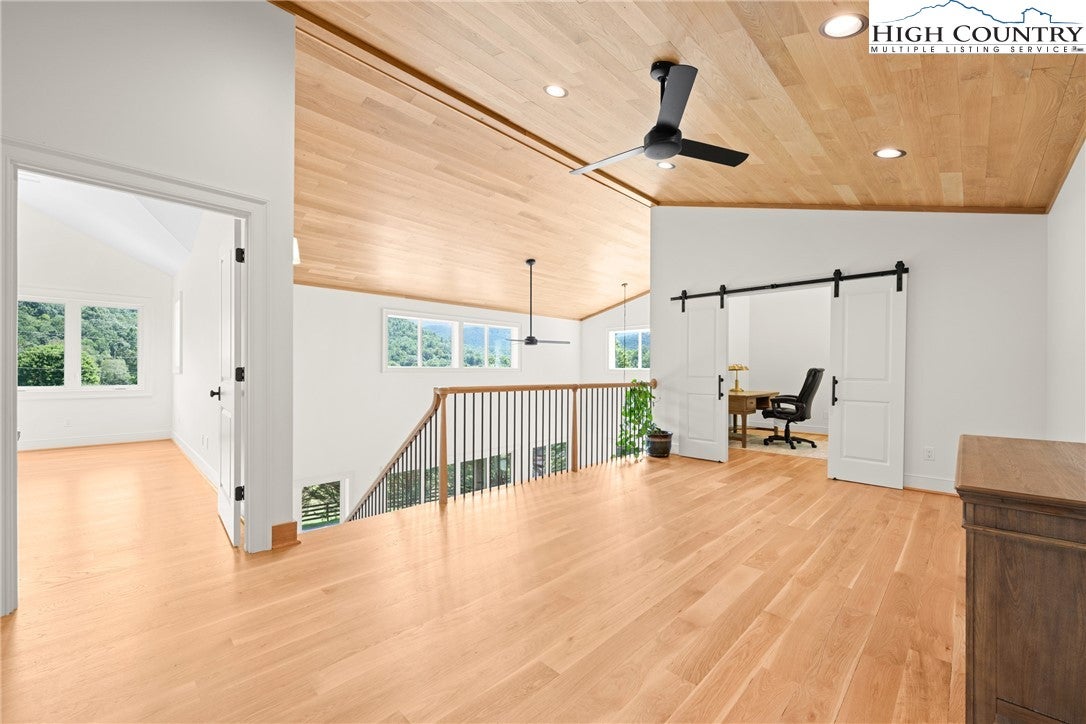 Banner Elk, North Carolina, 28604, United States, 2 Bedrooms Bedrooms, ,3 BathroomsBathrooms,Residential,Active,1912828