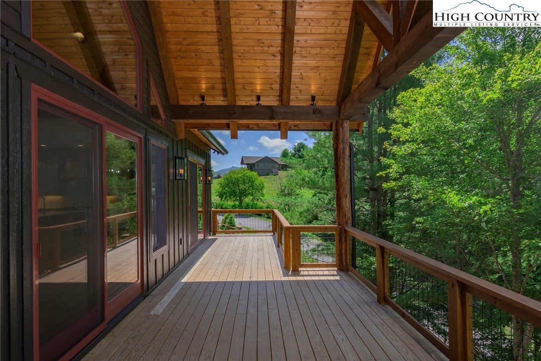 Banner Elk, North Carolina, 28604, United States, ,4 BathroomsBathrooms,Residential,Active,1701928