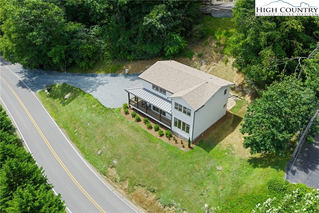 Banner Elk, North Carolina, 28604, United States, 2 Bedrooms Bedrooms, ,3 BathroomsBathrooms,Residential,Active,1912828