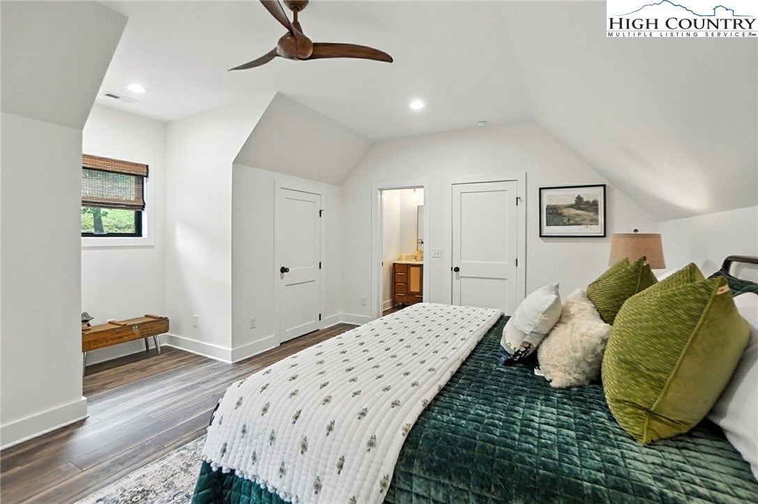 Lansing, North Carolina, 28643, United States, 3 Bedrooms Bedrooms, ,6 BathroomsBathrooms,Residential,Active,1952995