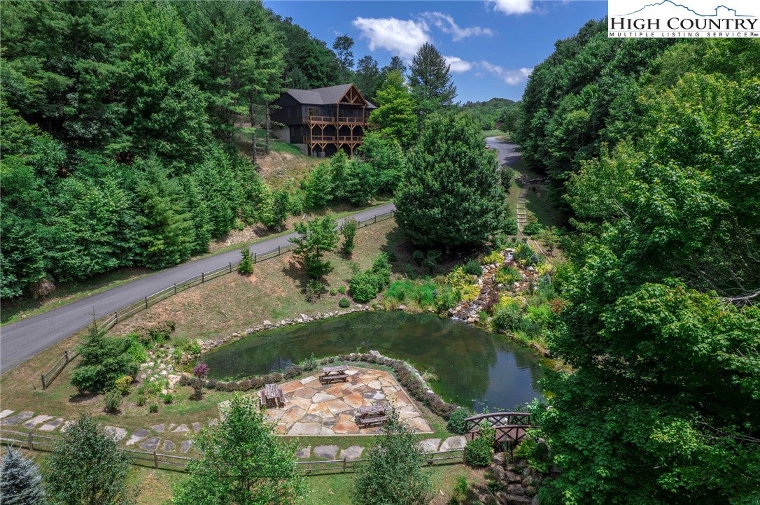 Banner Elk, North Carolina, 28604, United States, ,4 BathroomsBathrooms,Residential,Active,1701928