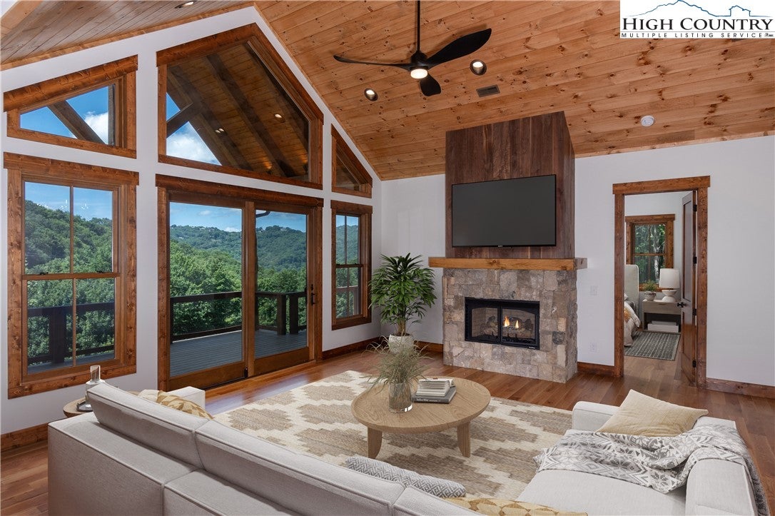 Banner Elk, North Carolina, 28604, United States, ,4 BathroomsBathrooms,Residential,Active,1701928