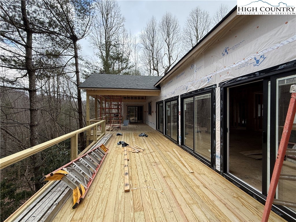 Boone, North Carolina, 28607, United States, 4 Bedrooms Bedrooms, ,5 BathroomsBathrooms,Residential,Active,1985858