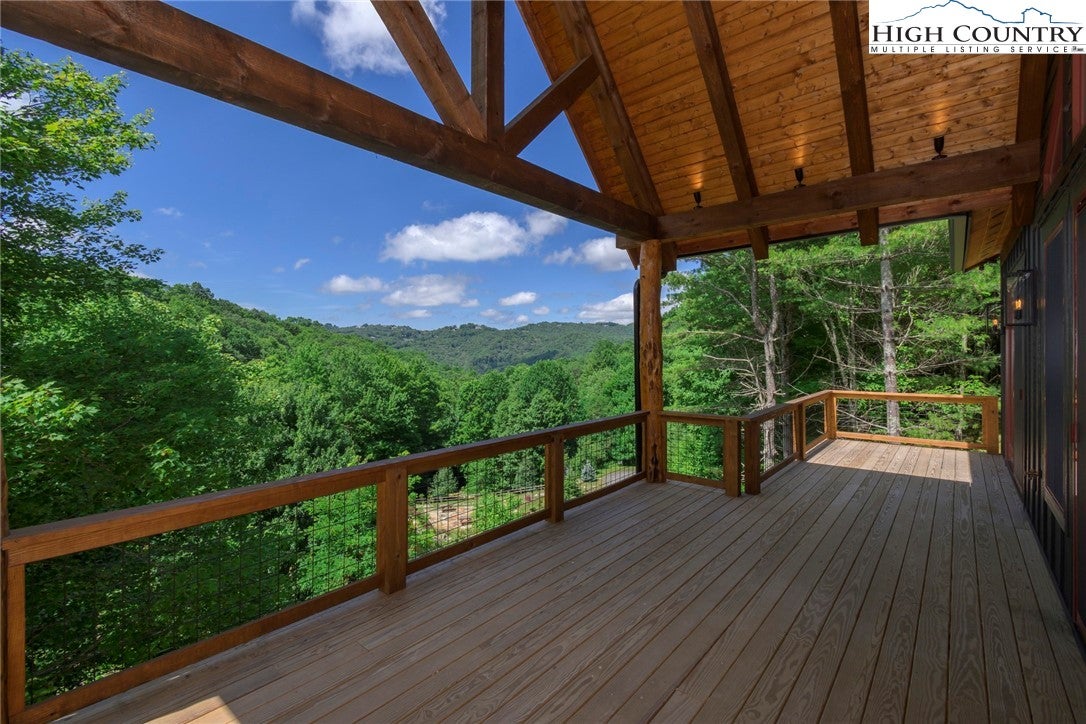 Banner Elk, North Carolina, 28604, United States, ,4 BathroomsBathrooms,Residential,Active,1701928