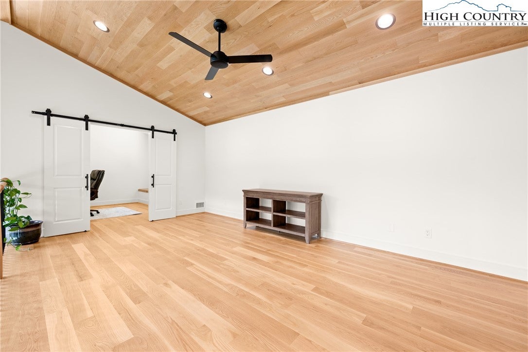 Banner Elk, North Carolina, 28604, United States, 2 Bedrooms Bedrooms, ,3 BathroomsBathrooms,Residential,Active,1912828