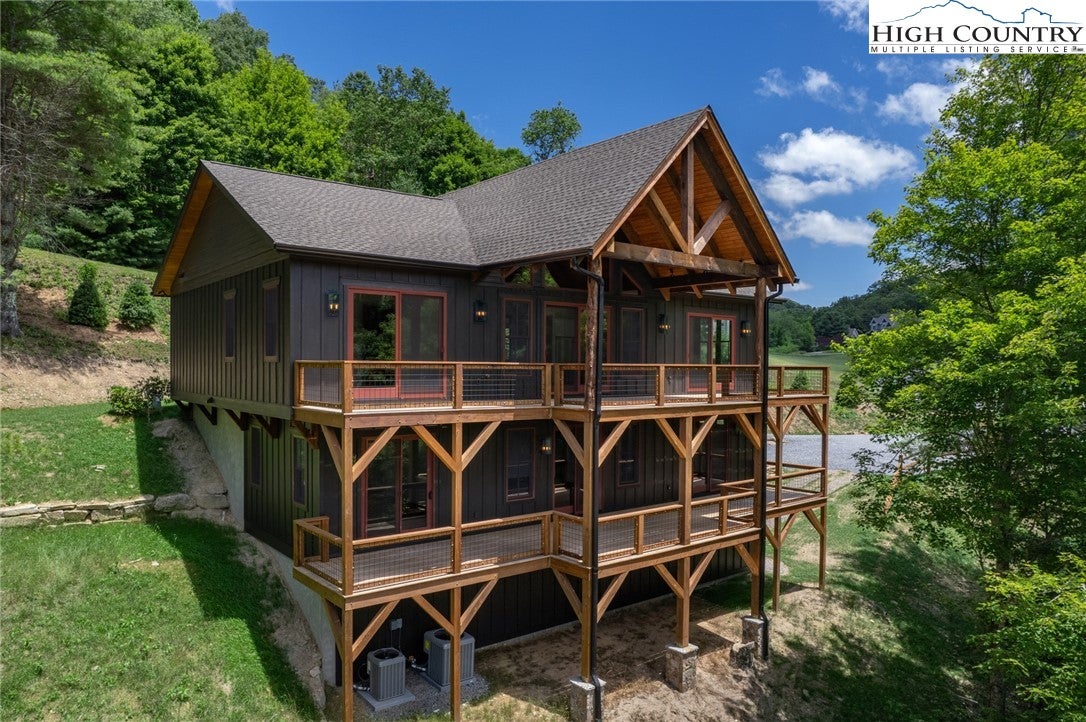 Banner Elk, North Carolina, 28604, United States, ,4 BathroomsBathrooms,Residential,Active,1701928