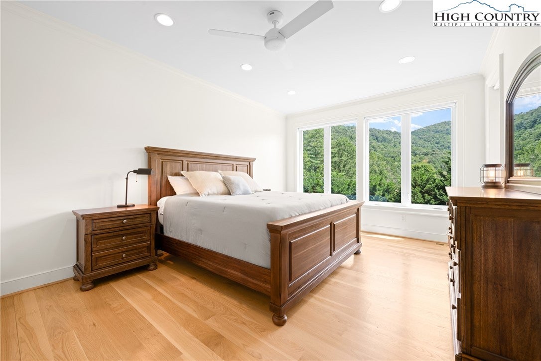 Banner Elk, North Carolina, 28604, United States, 2 Bedrooms Bedrooms, ,3 BathroomsBathrooms,Residential,Active,1912828