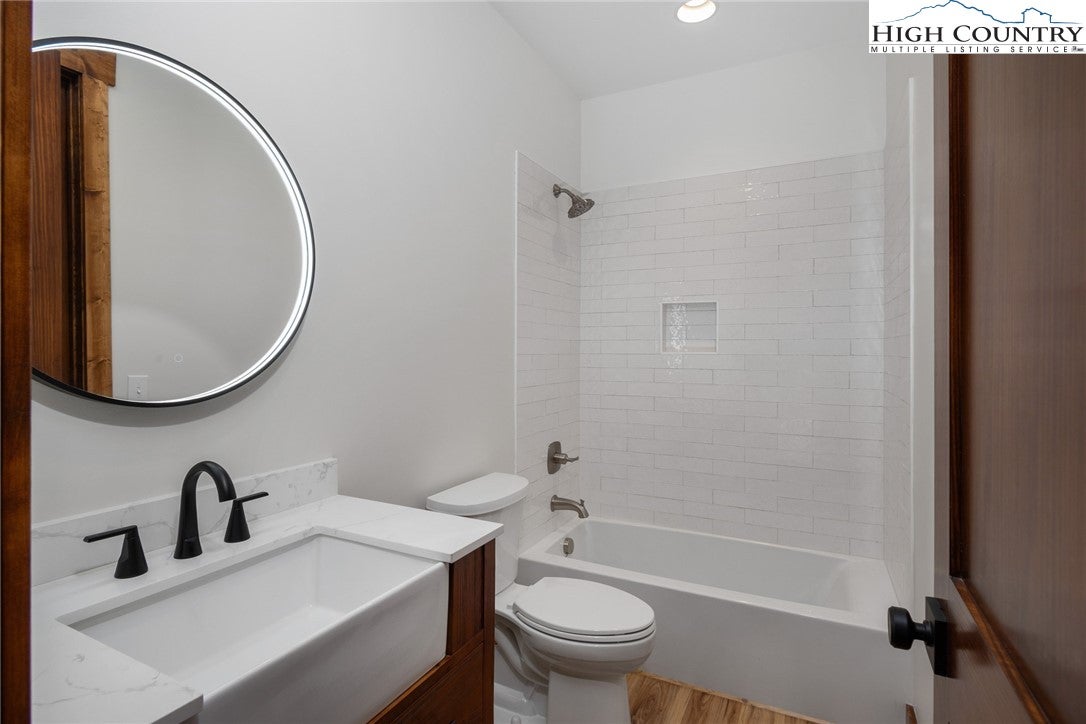 Banner Elk, North Carolina, 28604, United States, ,4 BathroomsBathrooms,Residential,Active,1701928