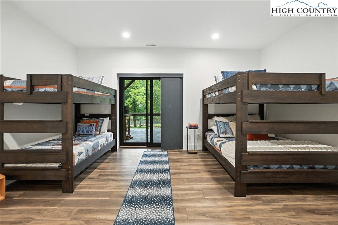 Lansing, North Carolina, 28643, United States, 3 Bedrooms Bedrooms, ,6 BathroomsBathrooms,Residential,Active,1952995