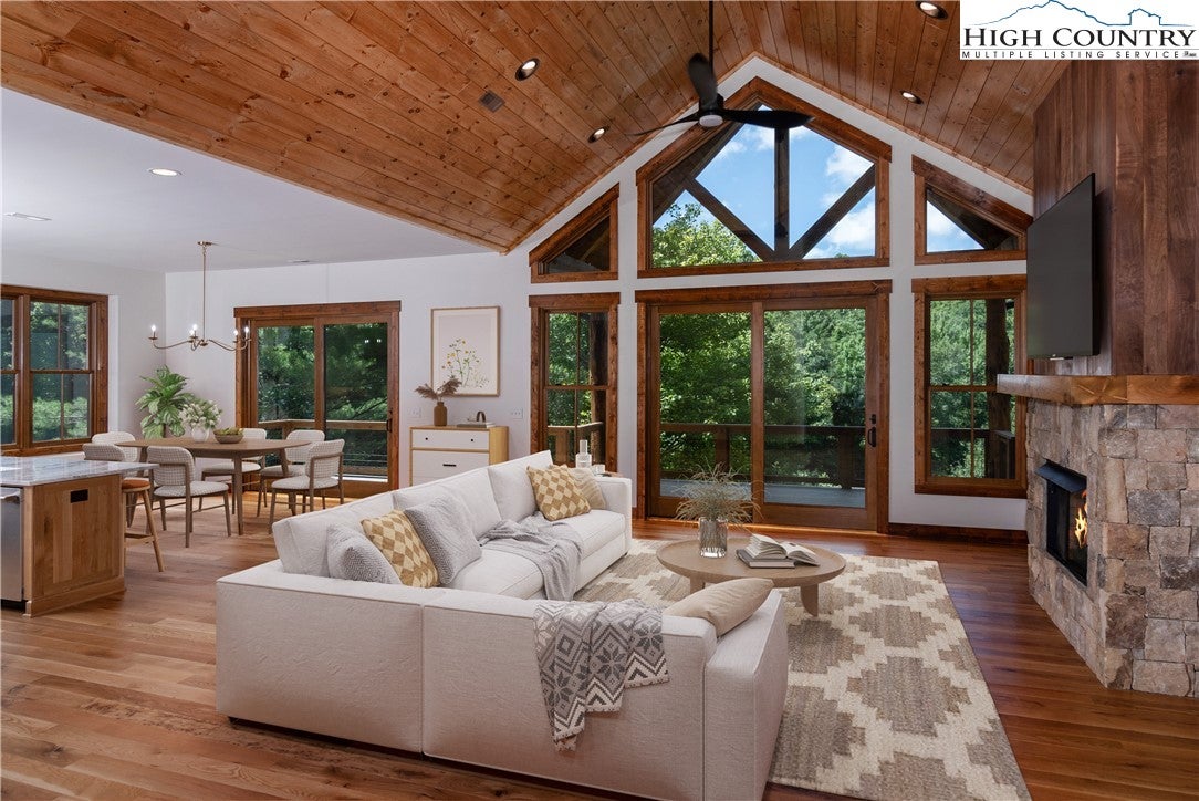 Banner Elk, North Carolina, 28604, United States, ,4 BathroomsBathrooms,Residential,Active,1701928