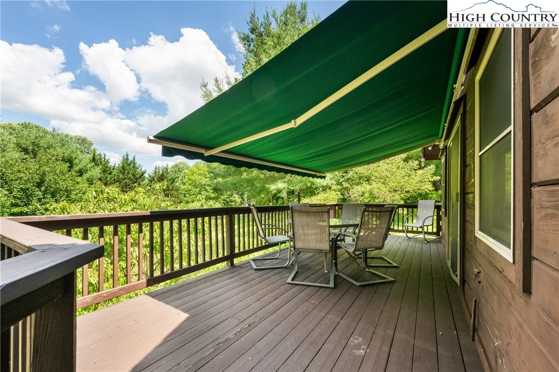 Sugar Grove, North Carolina, 28679, United States, 4 Bedrooms Bedrooms, ,4 BathroomsBathrooms,Residential,Active,1884887