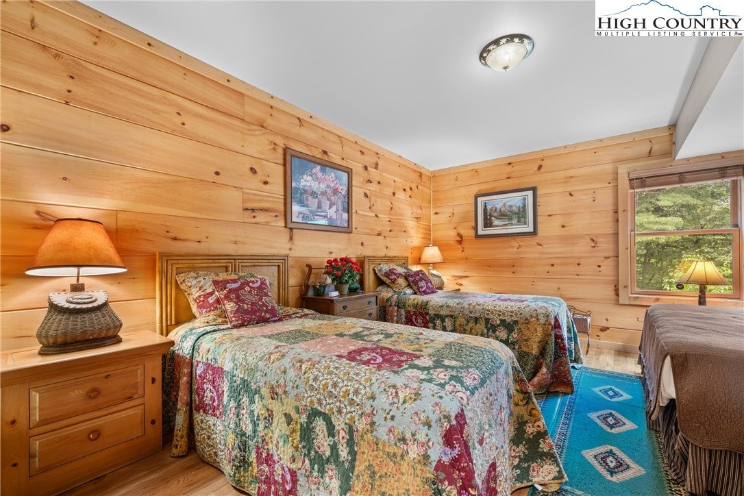 Sugar Grove, North Carolina, 28679, United States, 4 Bedrooms Bedrooms, ,4 BathroomsBathrooms,Residential,Active,1884887