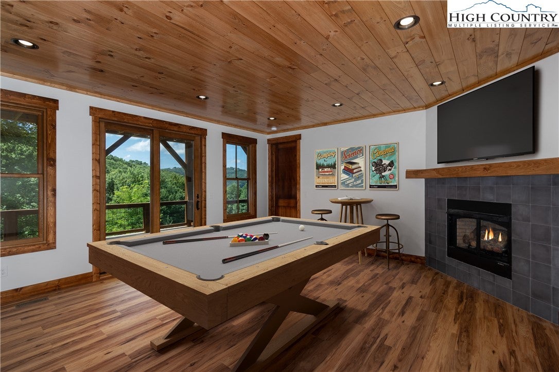 Banner Elk, North Carolina, 28604, United States, ,4 BathroomsBathrooms,Residential,Active,1701928