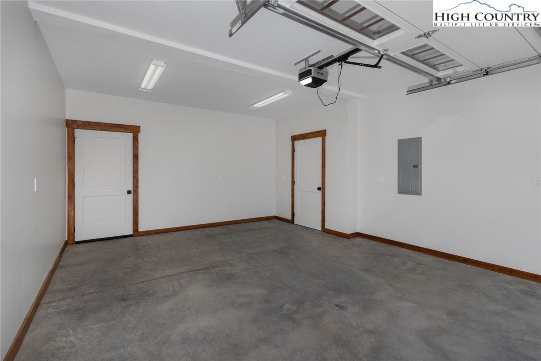 Banner Elk, North Carolina, 28604, United States, ,4 BathroomsBathrooms,Residential,Active,1701928