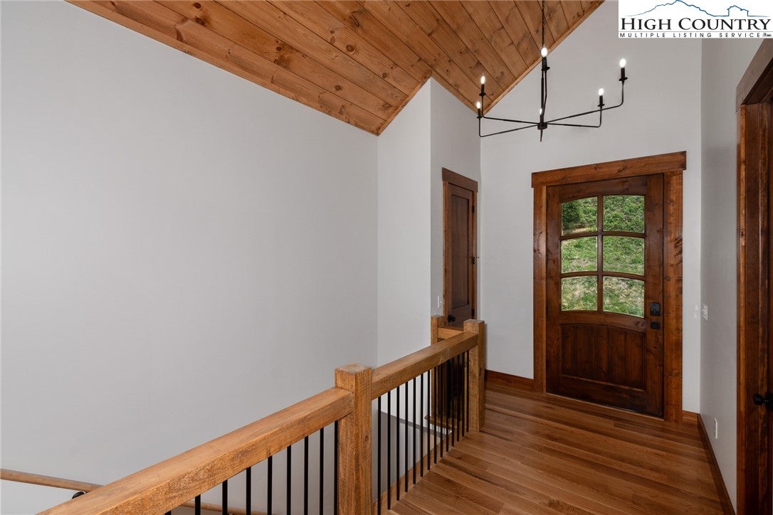 Banner Elk, North Carolina, 28604, United States, ,4 BathroomsBathrooms,Residential,Active,1701928