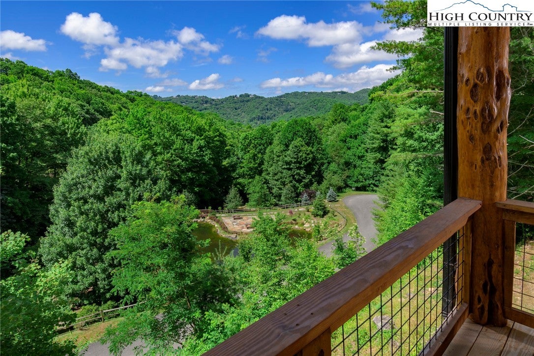 Banner Elk, North Carolina, 28604, United States, ,4 BathroomsBathrooms,Residential,Active,1701928