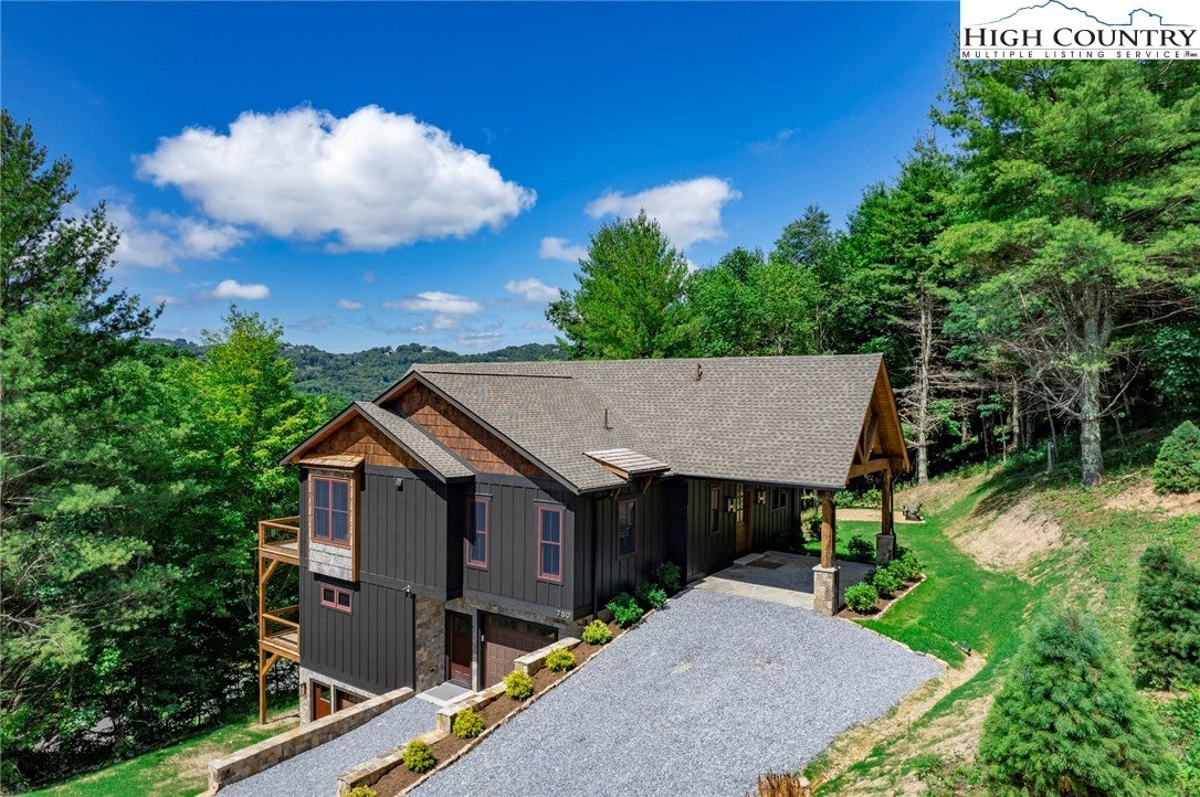 Banner Elk, North Carolina, 28604, United States, ,4 BathroomsBathrooms,Residential,Active,1701928