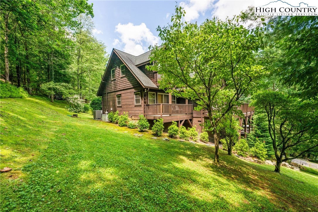 Sugar Grove, North Carolina, 28679, United States, 4 Bedrooms Bedrooms, ,4 BathroomsBathrooms,Residential,Active,1884887