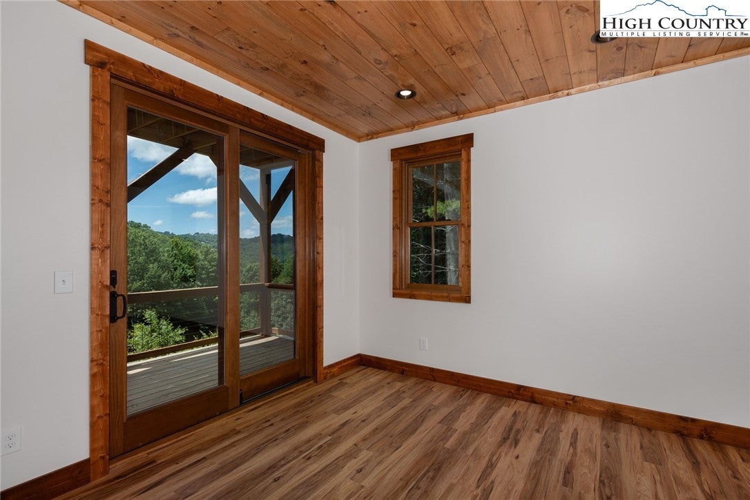 Banner Elk, North Carolina, 28604, United States, ,4 BathroomsBathrooms,Residential,Active,1701928