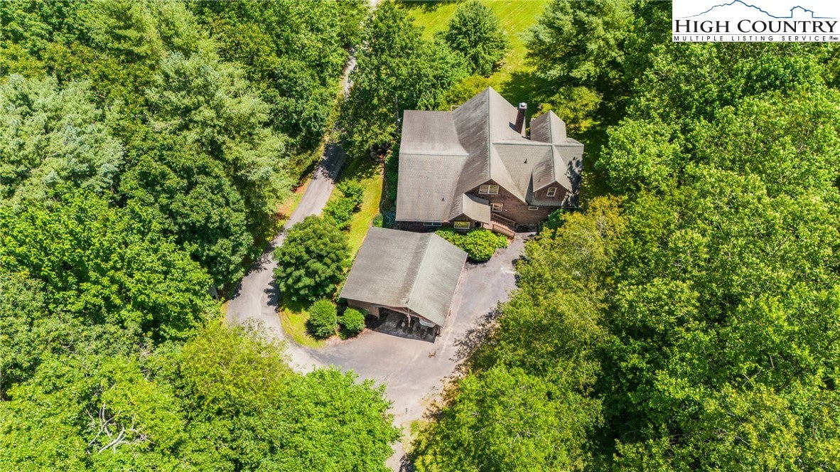Sugar Grove, North Carolina, 28679, United States, 4 Bedrooms Bedrooms, ,4 BathroomsBathrooms,Residential,Active,1884887