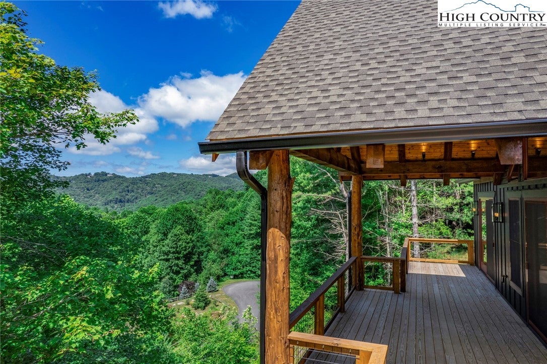 Banner Elk, North Carolina, 28604, United States, ,4 BathroomsBathrooms,Residential,Active,1701928