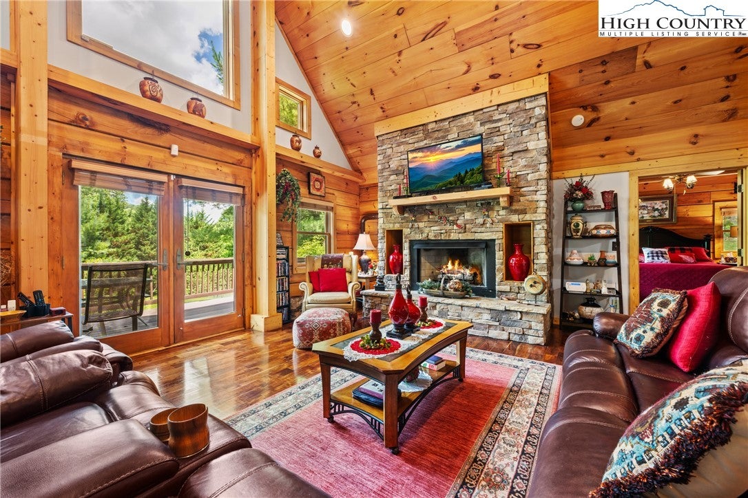 Sugar Grove, North Carolina, 28679, United States, 4 Bedrooms Bedrooms, ,4 BathroomsBathrooms,Residential,Active,1884887