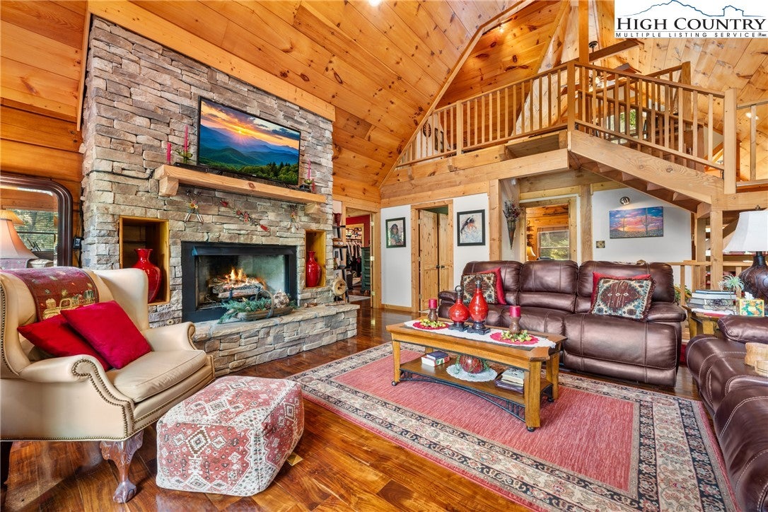 Sugar Grove, North Carolina, 28679, United States, 4 Bedrooms Bedrooms, ,4 BathroomsBathrooms,Residential,Active,1884887