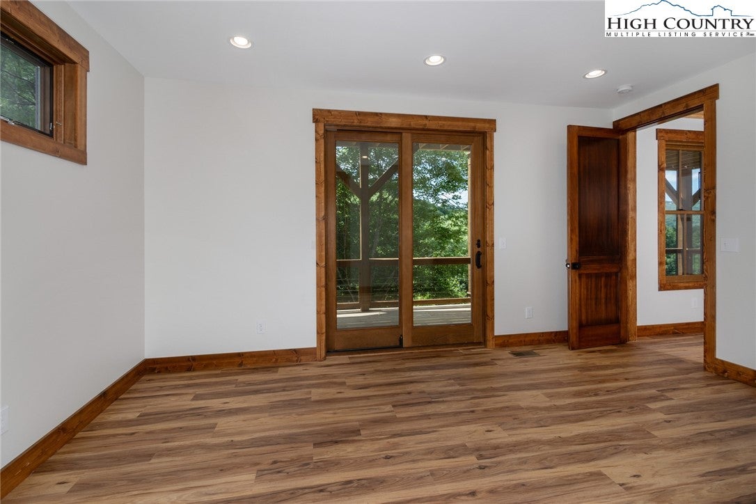 Banner Elk, North Carolina, 28604, United States, ,4 BathroomsBathrooms,Residential,Active,1701928