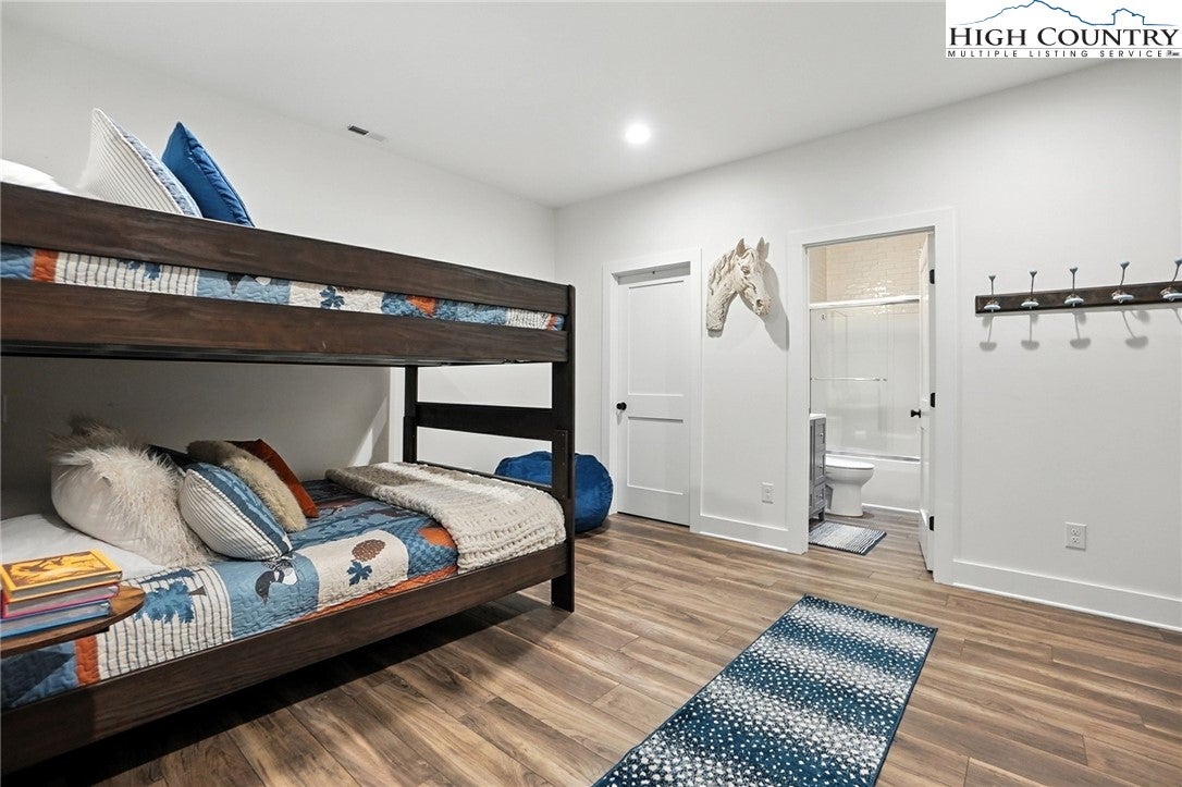 Lansing, North Carolina, 28643, United States, 3 Bedrooms Bedrooms, ,6 BathroomsBathrooms,Residential,Active,1952995