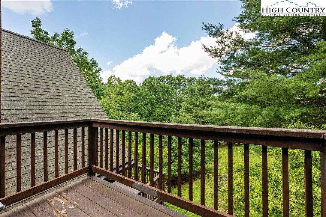 Sugar Grove, North Carolina, 28679, United States, 4 Bedrooms Bedrooms, ,4 BathroomsBathrooms,Residential,Active,1884887