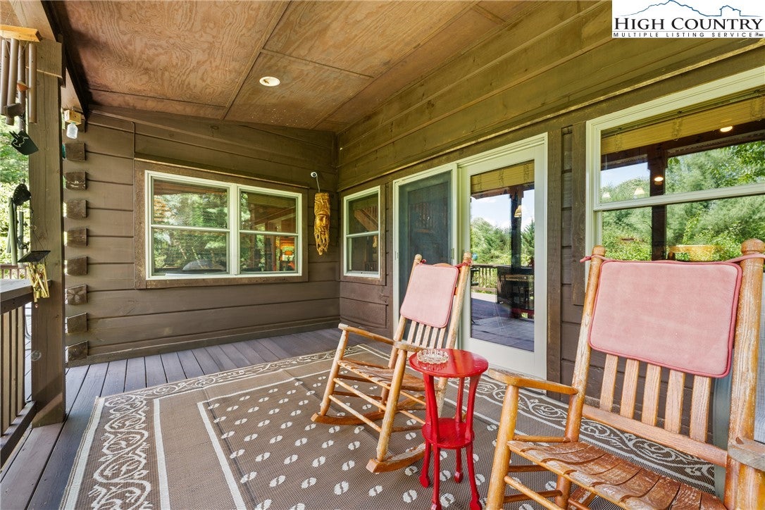 Sugar Grove, North Carolina, 28679, United States, 4 Bedrooms Bedrooms, ,4 BathroomsBathrooms,Residential,Active,1884887