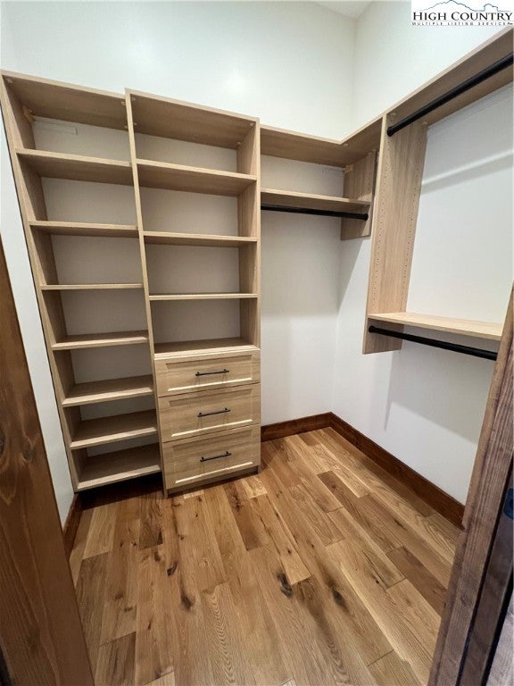 Banner Elk, North Carolina, 28604, United States, ,4 BathroomsBathrooms,Residential,Active,1701928