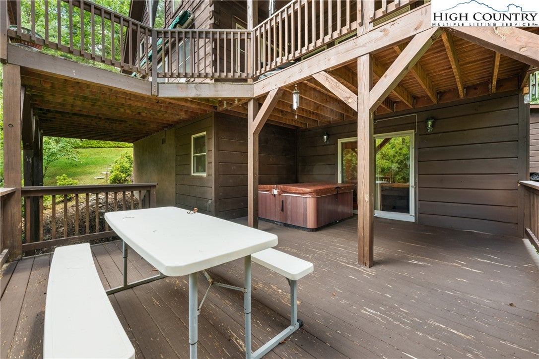 Sugar Grove, North Carolina, 28679, United States, 4 Bedrooms Bedrooms, ,4 BathroomsBathrooms,Residential,Active,1884887