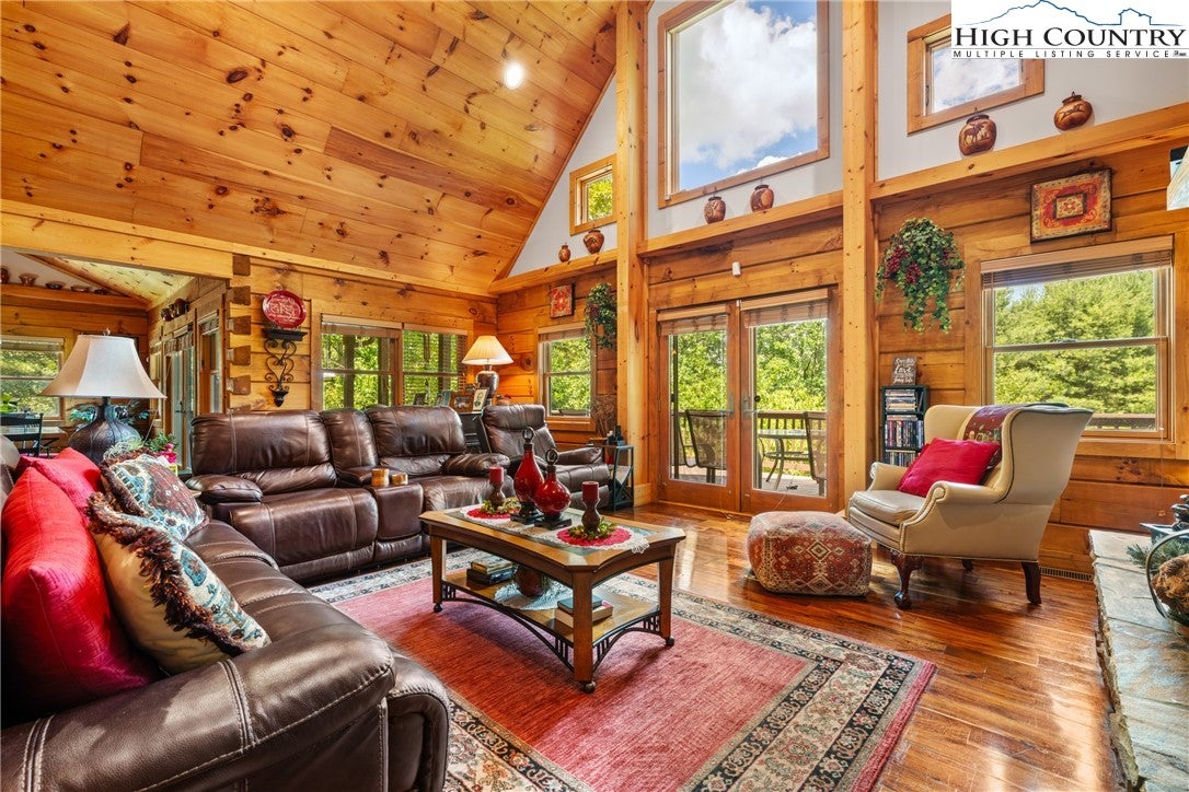 Sugar Grove, North Carolina, 28679, United States, 4 Bedrooms Bedrooms, ,4 BathroomsBathrooms,Residential,Active,1884887